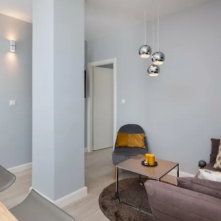 Tomislava Apartment *